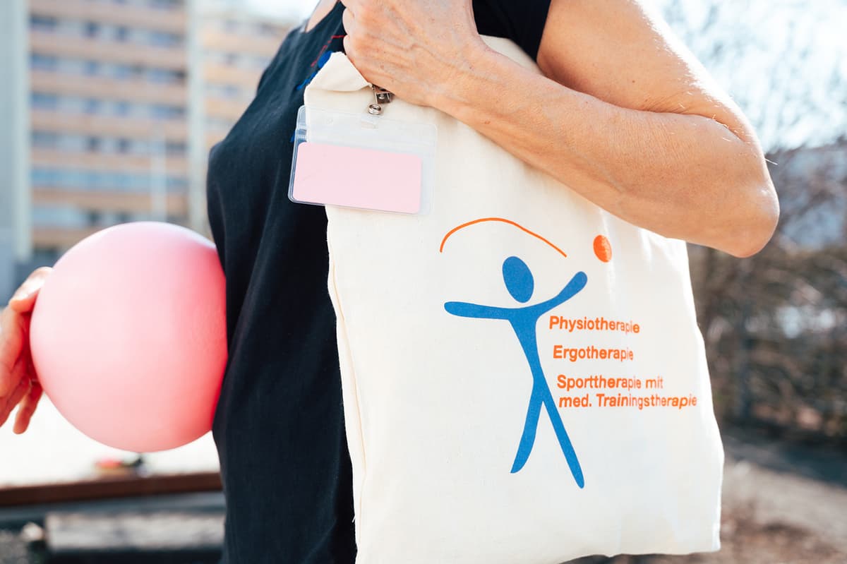 Physio Manka Tasche mit Logo — Praxismaterial